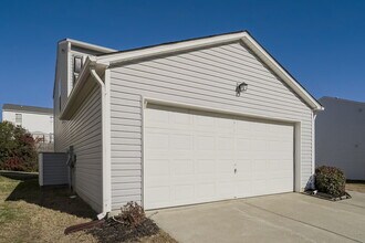 11022 Dry Stone Dr in Huntersville, NC - Foto de edificio - Building Photo