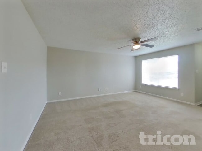 7740 Sign St in Missouri City, TX - Foto de edificio - Building Photo