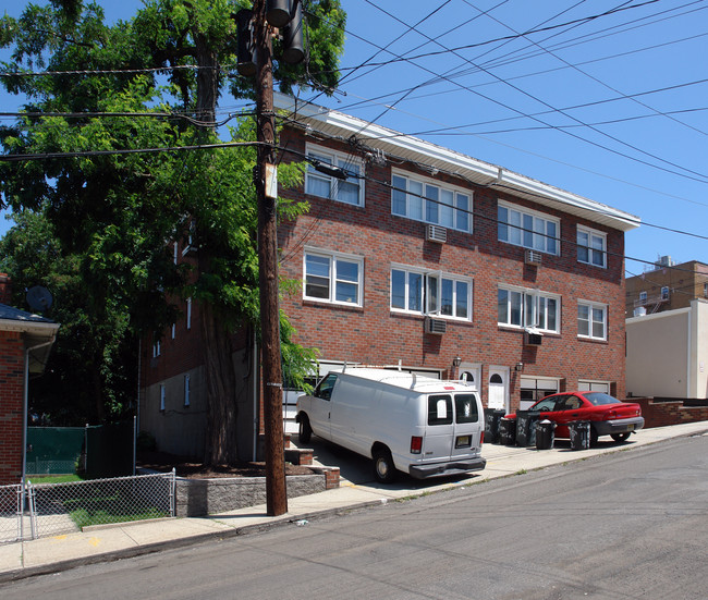 1108-1110 92nd St in North Bergen, NJ - Building Photo - Building Photo