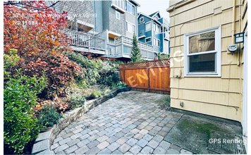 3058 31st Ave W in Seattle, WA - Building Photo - Building Photo