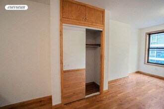 486 E 74th St in New York, NY - Building Photo - Building Photo