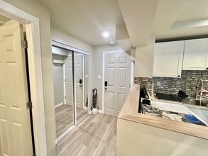 94 Schroder Cres in Guelph, ON - Building Photo - Building Photo