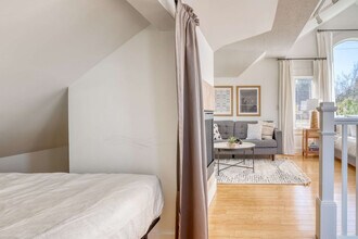 915 SE 29th Ave in Portland, OR - Foto de edificio - Building Photo