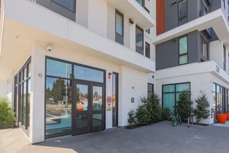Vela Apartments in San Jose, CA - Building Photo - Building Photo