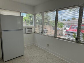 1426 N J St in Lake Worth Beach, FL - Building Photo - Building Photo