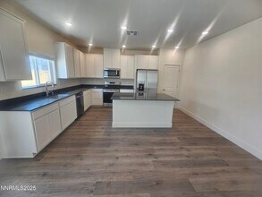 4381 Misty Woods Wy in Sparks, NV - Building Photo - Building Photo