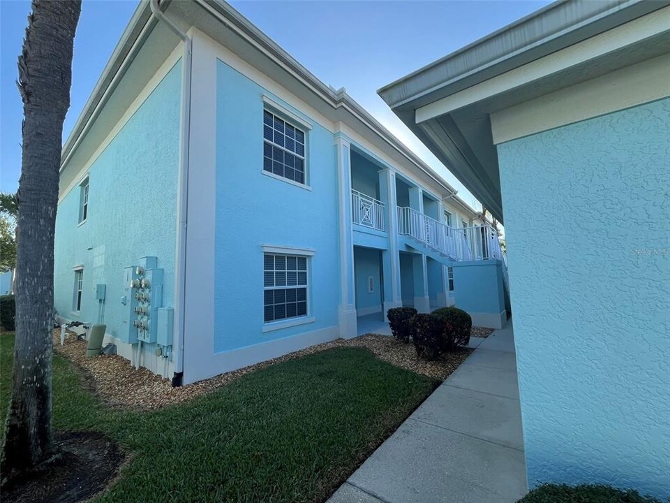 5767 Sabal Trace Dr in North Port, FL - Foto de edificio