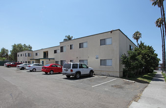 Four Lanterns Apartments in El Cajon, CA - Building Photo - Building Photo