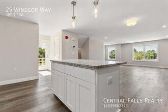 25 Windsor Wy in Barrington, NH - Building Photo - Building Photo