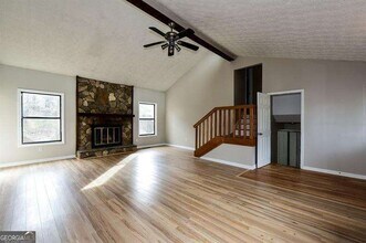 4330 Laurel Summit Ct in Smyrna, GA - Foto de edificio - Building Photo