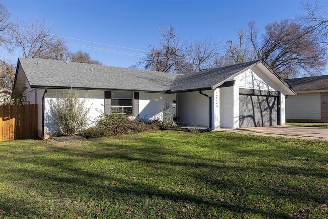 12123 Robin Ridge Ln in Austin, TX - Building Photo - Building Photo