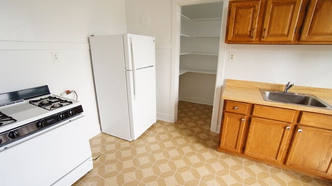2638 N Milwaukee Ave, Unit 2 in Chicago, IL - Building Photo - Building Photo