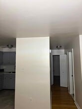 321 Forrest Ave, Unit APT B in Claymont, DE - Foto de edificio - Building Photo