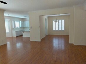 2180 Waterton Rivers Dr in Henderson, NV - Building Photo - Building Photo