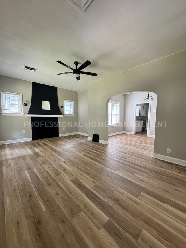 1221 N Pearce Ave in Wichita, KS - Building Photo - Building Photo