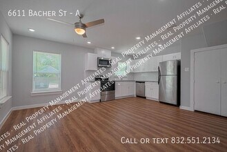 6611 Bacher St in Houston, TX - Building Photo - Building Photo