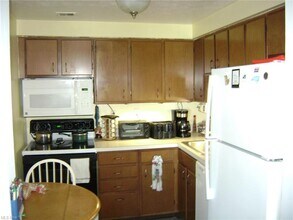 10301 Lake Ave, Unit 805 in Cleveland, OH - Building Photo - Building Photo