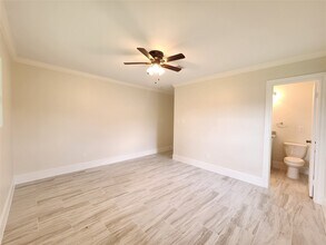 8033 Turquoise Ln in Houston, TX - Building Photo - Building Photo