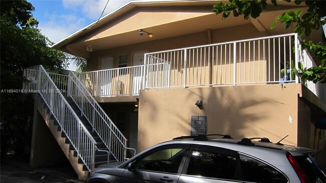 1524 SW 5th Pl in Fort Lauderdale, FL - Building Photo - Building Photo