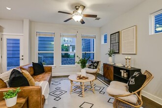 2001 Tramson Dr in Austin, TX - Building Photo - Building Photo