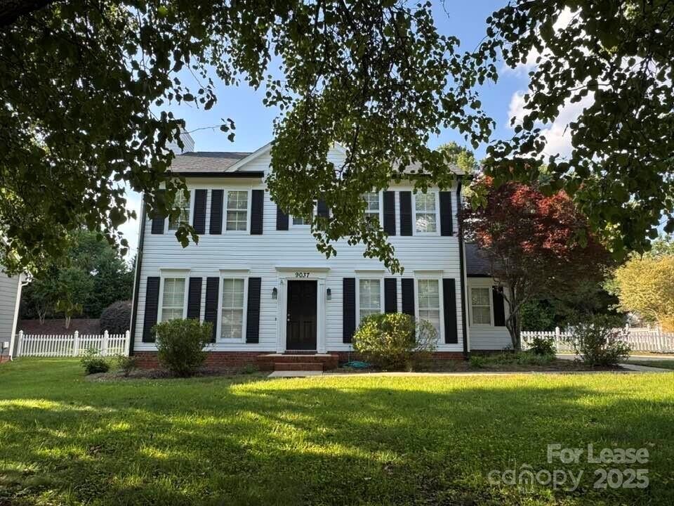 9037 Castlebay Dr in Charlotte, NC - Building Photo