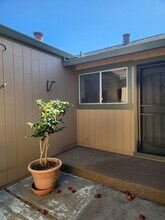 6530 Stonecroft Terrace in Santa Rosa, CA - Building Photo - Building Photo