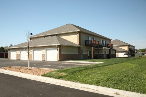 Paramount Villas in Aberdeen, SD - Building Photo - Building Photo