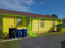 713 N 19th St in Fort Pierce, FL - Building Photo