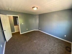 3303 W 23rd Pl in Cleveland, OH - Building Photo - Building Photo