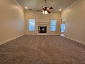 1042 Tarah Knolls Cir in Centerton, AR - Building Photo - Building Photo