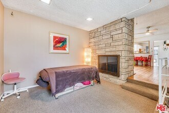 1225 N Hollywood Way, Unit A in Burbank, CA - Building Photo - Building Photo