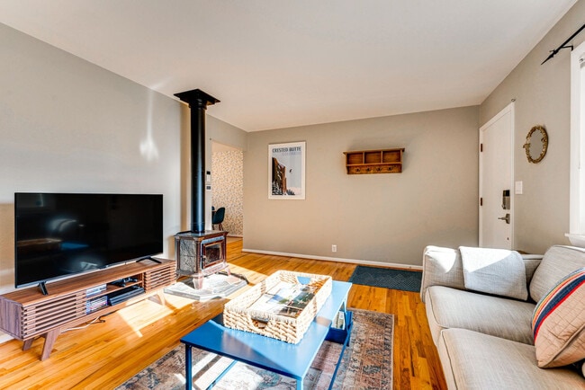 property at 725 35th St