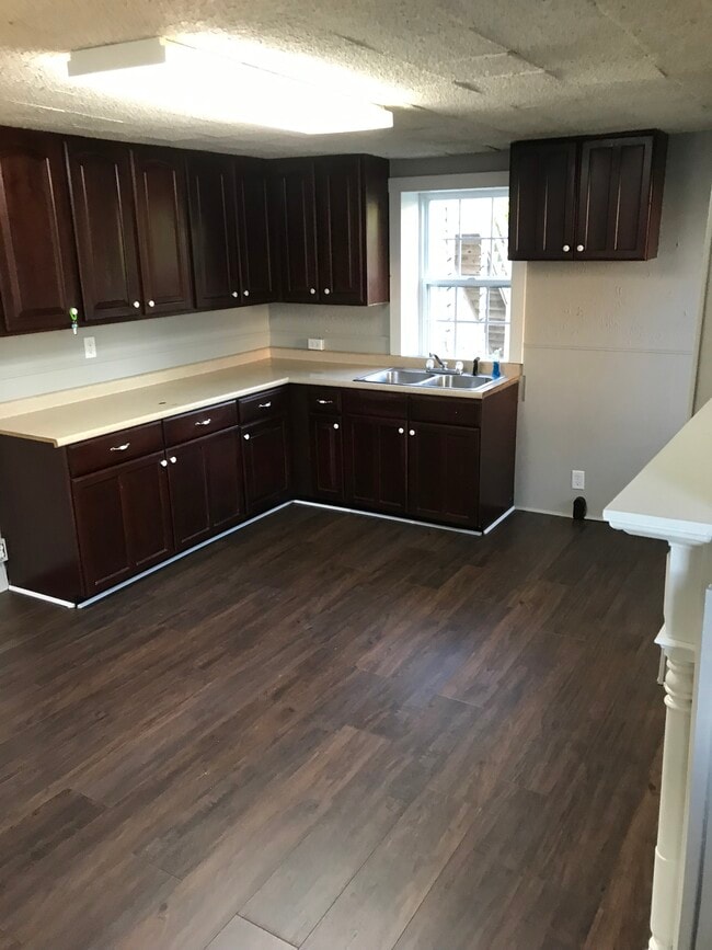 21 W Main St, Unit Unit A in Fayetteville, PA - Building Photo - Building Photo