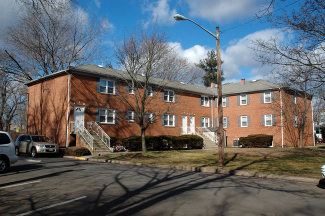 526 E 2nd St in Bound Brook, NJ - Building Photo - Building Photo