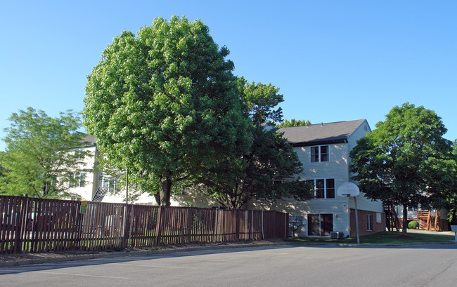 The University Townhouses in Fairfax, VA - Building Photo - Building Photo