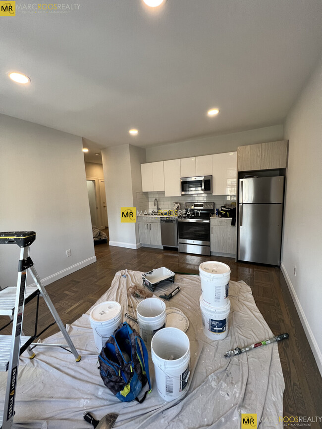 8 Berry St, Unit Queensberry St in Boston, MA - Building Photo - Building Photo