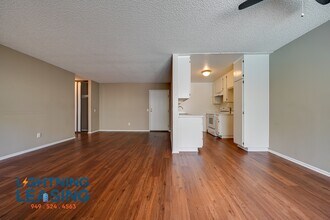 10250 Commerce St in Tujunga, CA - Building Photo - Building Photo
