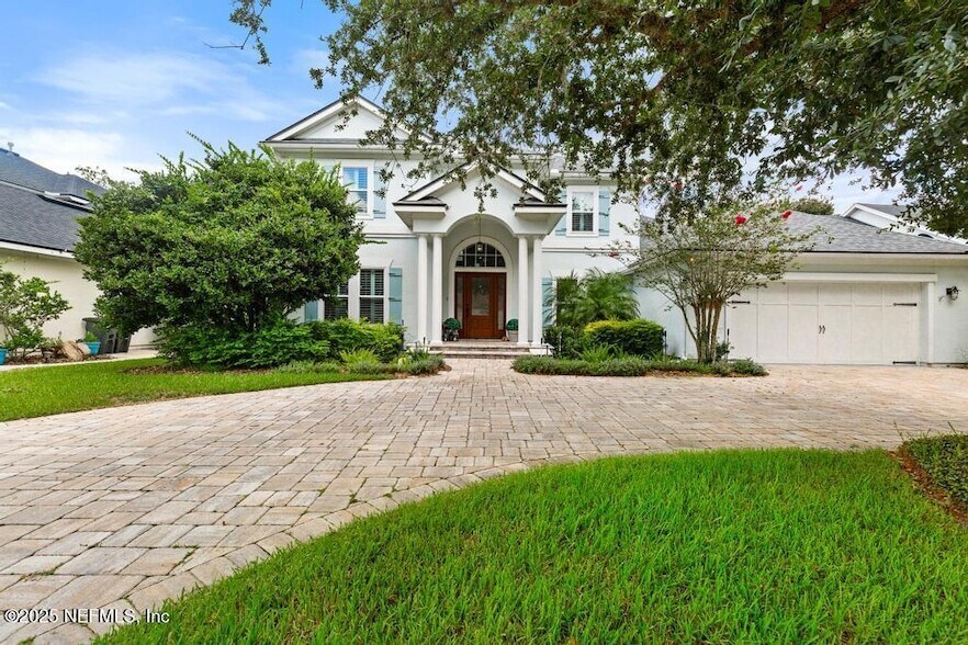 1175 Eagle Point Dr in St. Augustine, FL - Building Photo