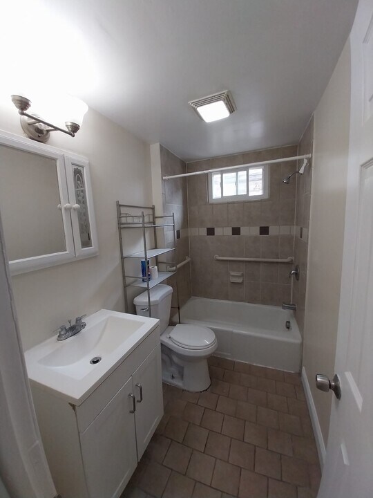 244 E Hanover St, Unit 2 bedrooms apartment in Trenton, NJ - Foto de edificio