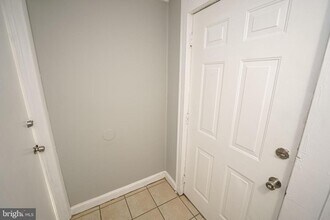 30514 Dr William P. Hytche Blvd in Princess Anne, MD - Foto de edificio - Building Photo