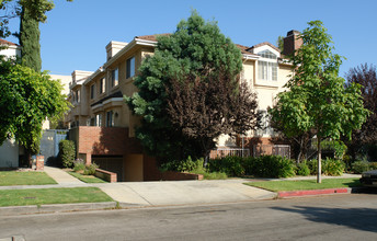 318 N Kenwood St in Glendale, CA - Foto de edificio - Building Photo