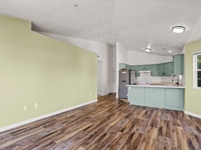 2119 N Aurora Way in Saratoga Springs, UT - Building Photo - Building Photo