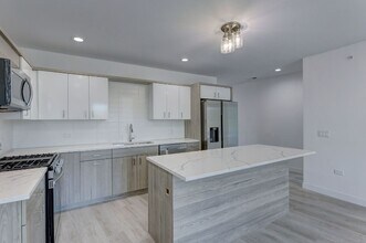 8110 Lincoln Ave in Skokie, IL - Building Photo - Building Photo