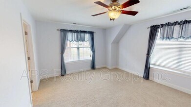 825 Cameron Village Dr in Winston-Salem, NC - Building Photo - Building Photo