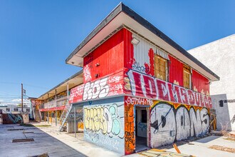 1410 S Casino Center Blvd in Las Vegas, NV - Building Photo - Primary Photo