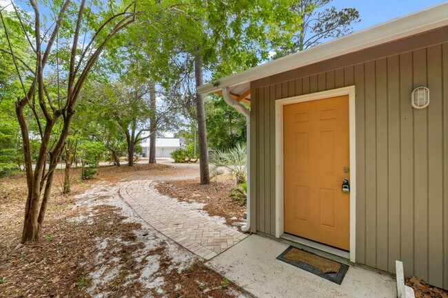 133 Sunrise Cir-Unit -133 Sunrise Cir B in Santa Rosa Beach, FL - Building Photo - Building Photo