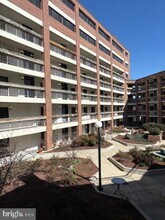 1951 Sagewood Ln in Reston, VA - Building Photo - Building Photo