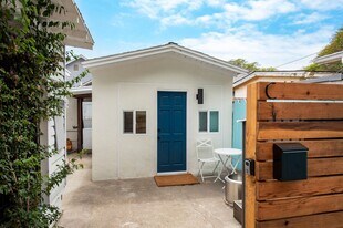 208 S Voluntario St in Santa Barbara, CA - Building Photo