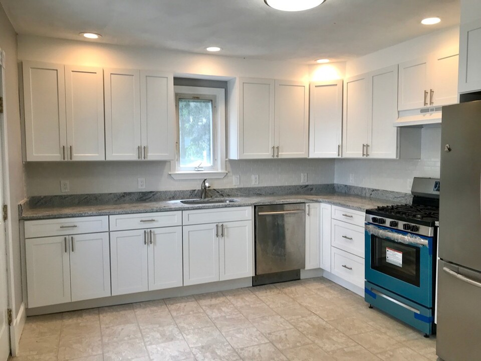 30 Touro Ave in Medford, MA - Building Photo