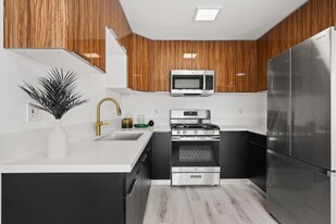 920 Everett St, Unit 5 in Los Angeles, CA - Building Photo